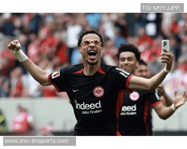 埃基蒂克身披法国队9号球衣有望首发出战引发热议