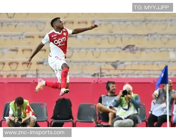 巴萨惨败塞维旧将直言高位防守如同自杀式战术引发争议