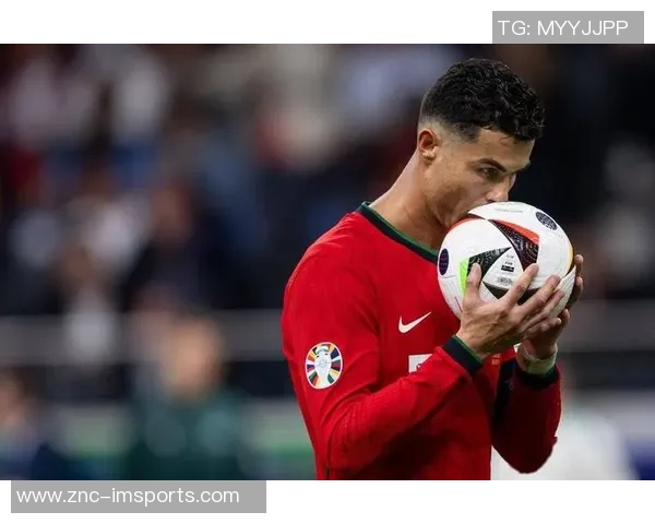 C罗坦言愿意只为国家队效力不再加盟任何俱乐部