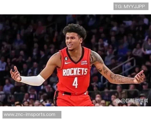 外线火力全开爱德华兹三节狂砍37分三分球命中率高达583